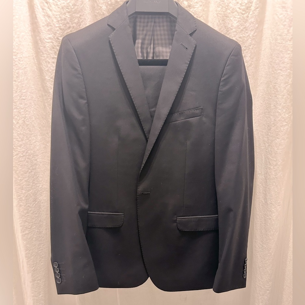 Ben Sherman suit in great condition (worn once for a wedding).